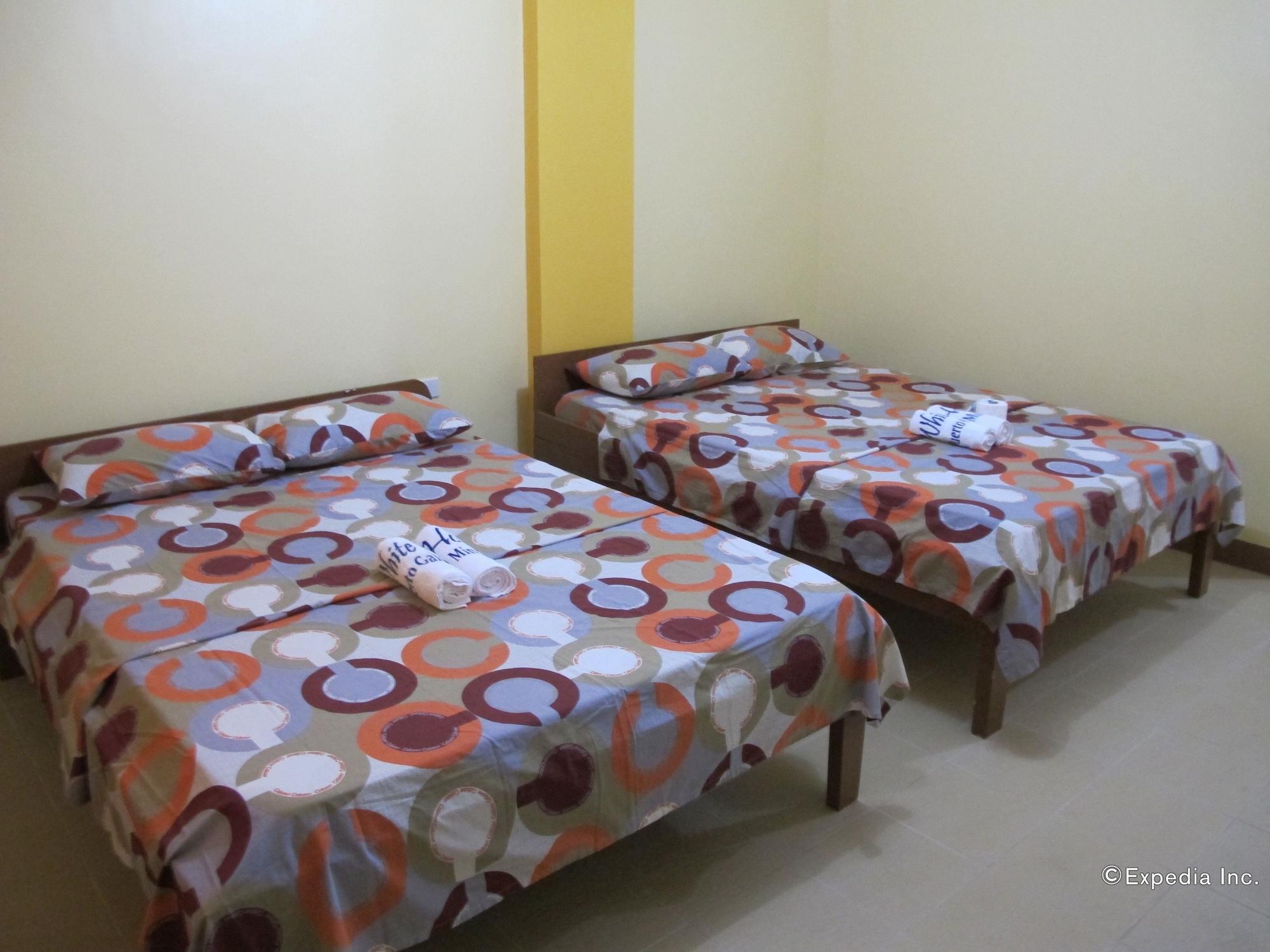 White Beach Hotel Puerto Galera Powered By Cocotel Экстерьер фото