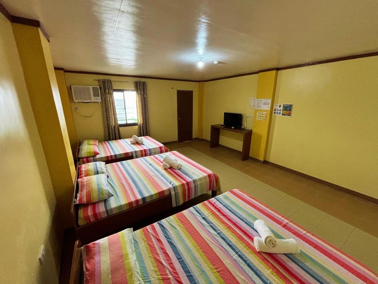 White Beach Hotel Puerto Galera Powered By Cocotel Экстерьер фото