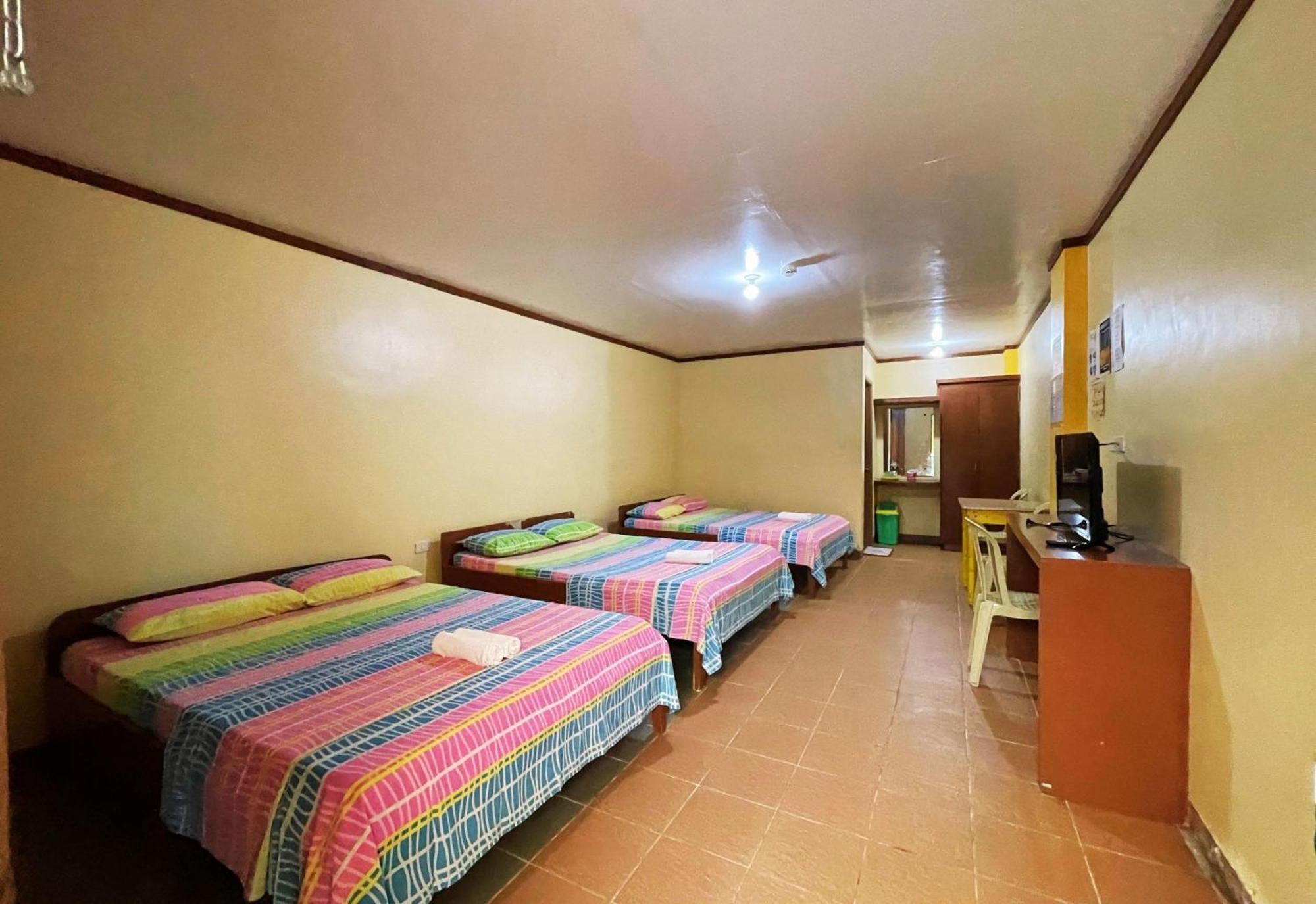 White Beach Hotel Puerto Galera Powered By Cocotel Экстерьер фото