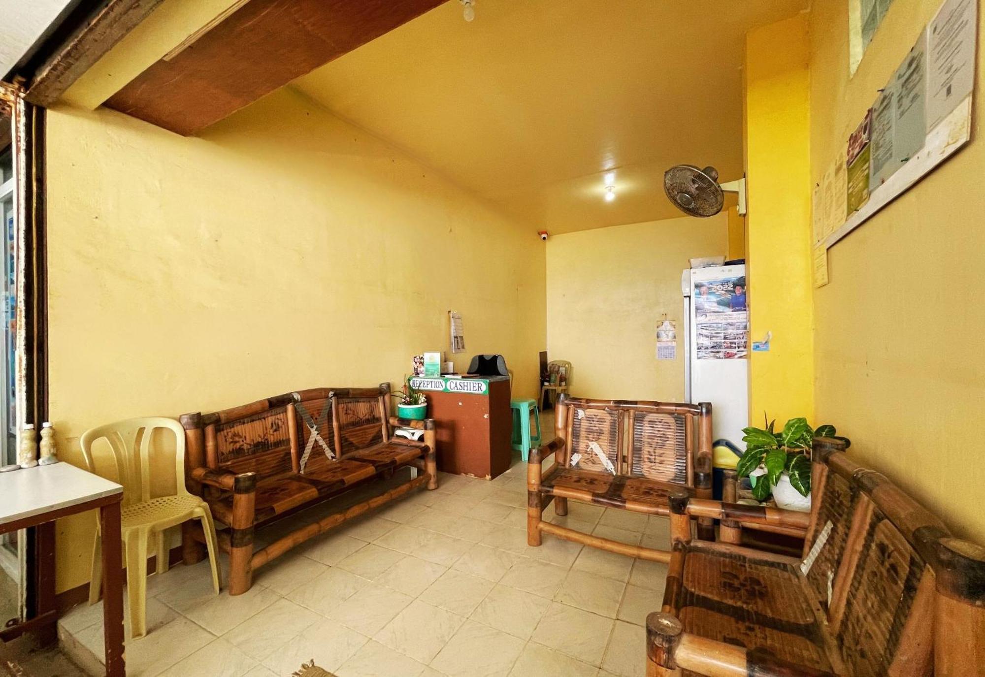 White Beach Hotel Puerto Galera Powered By Cocotel Экстерьер фото